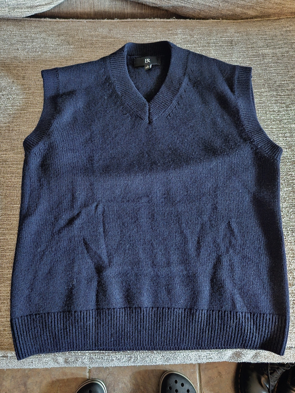 Banana Republic Classic Men’s Navy V-Neck Sweater Vest